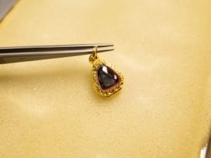 Read more about the article 如何鑑定佛牌真假的心法